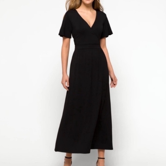 41 Hawthorn Dresses & Skirts - 41 Hawthorn Black A-Line V-Neck Maxi Dress